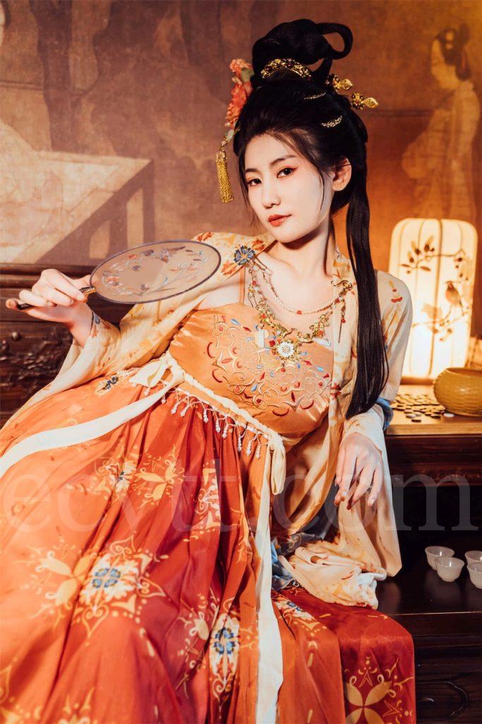 星澜是澜澜叫澜妹呀 约尔红毛衣Cos拍摄